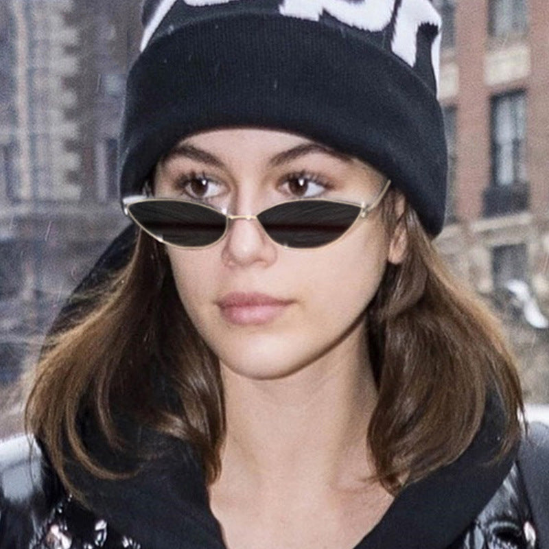 New Cute Sexy Sunglases Retro Cat Eye Sunglasses Women Metal Triangle Vintage Cateye Sun Glasses Female