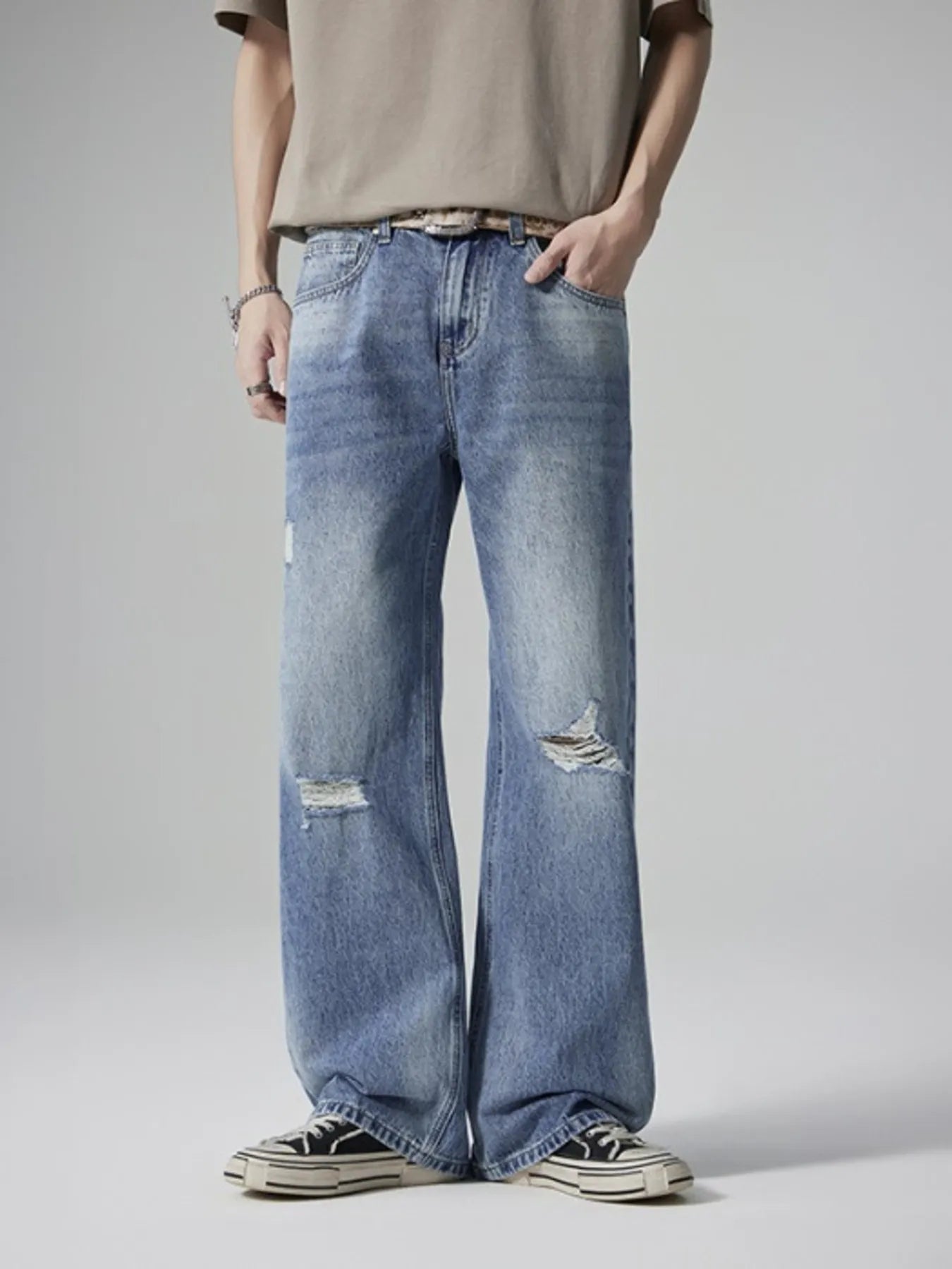 Men's Distressed Wash Wide Leg Jeans
